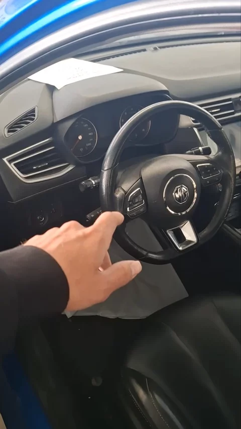 ام جي 5 LUX 2023