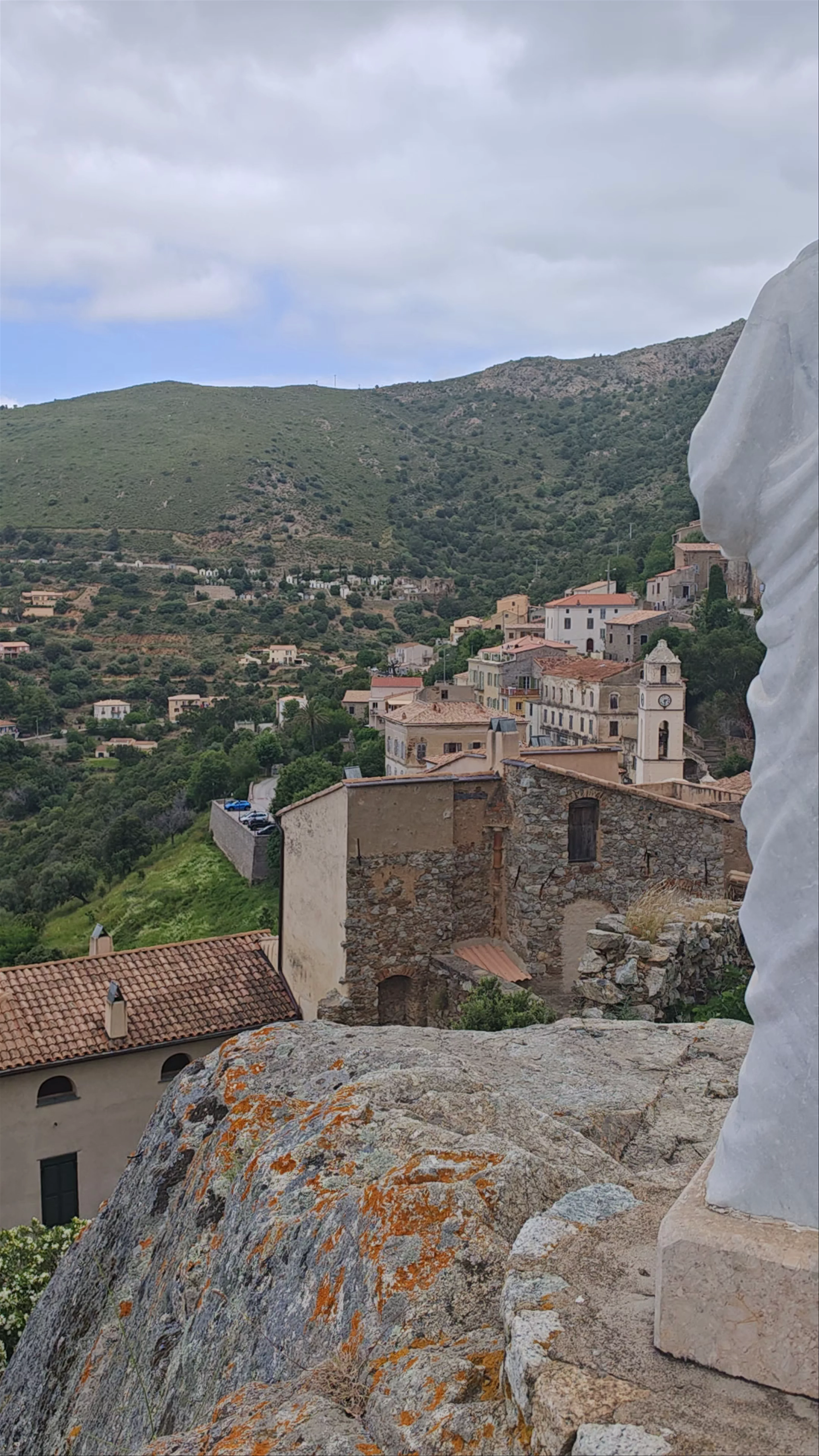 Teghje, Mezzanile