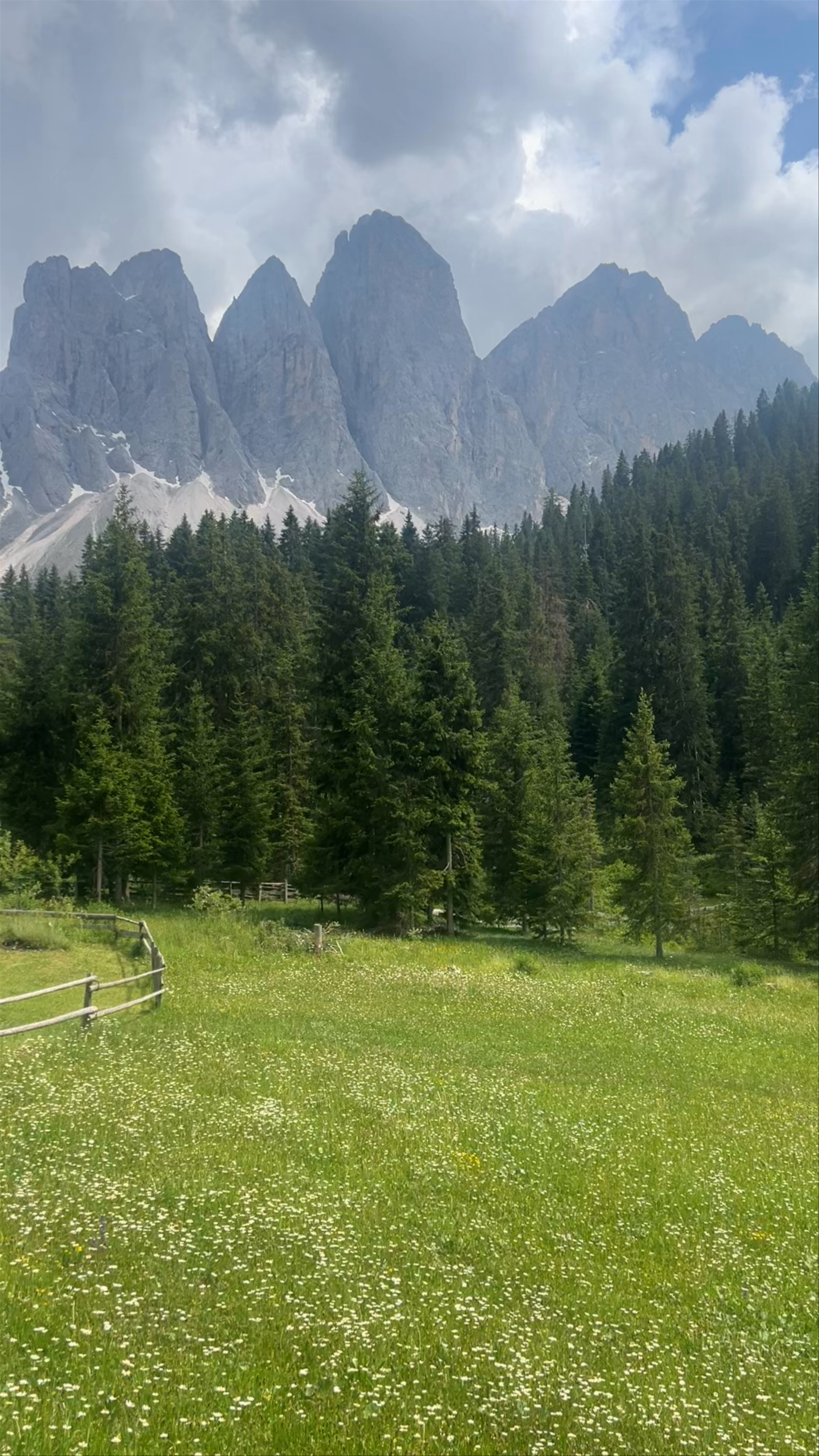 Scenic Serenity at Zanser Schwaige in Villnöß, South Tyrol