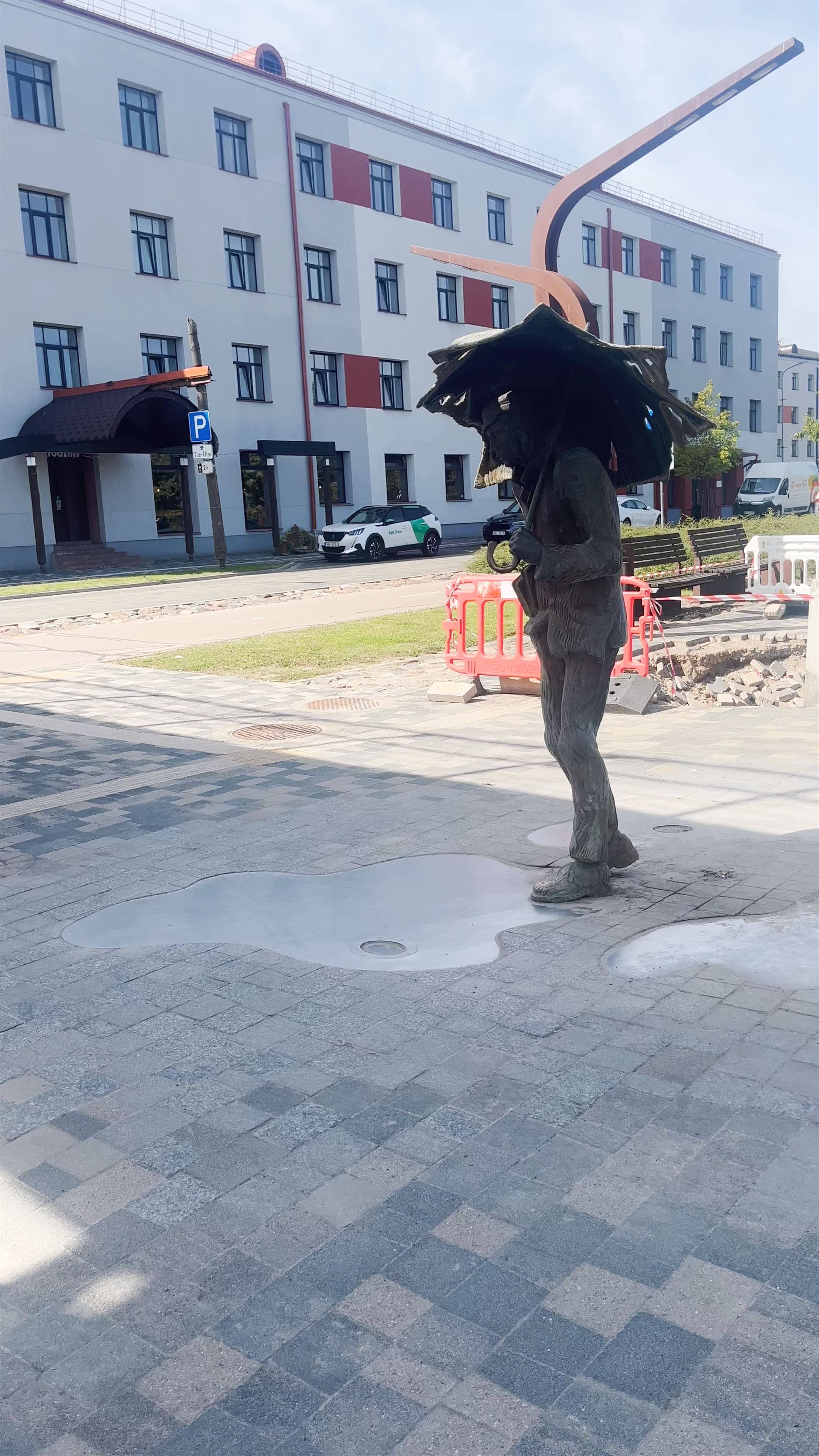 Sculpture 'Student of Jelgava', Driksas Promenāde, Jāņa Čakstes bulvāris