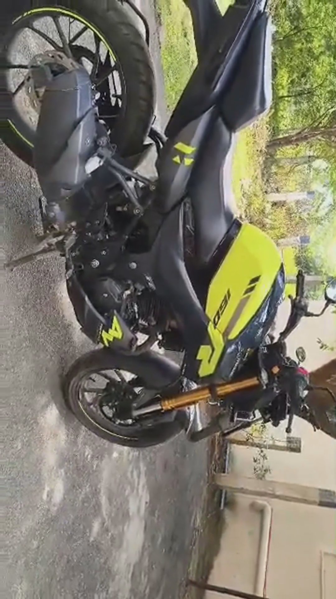 Walk-around video thumbnail