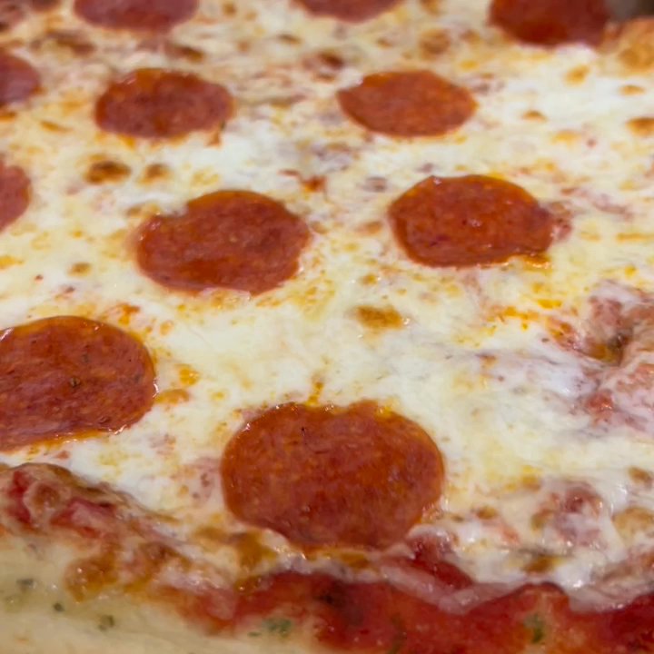 Lisapissa - Pizza Near Me - Aguada, Puerto Rico