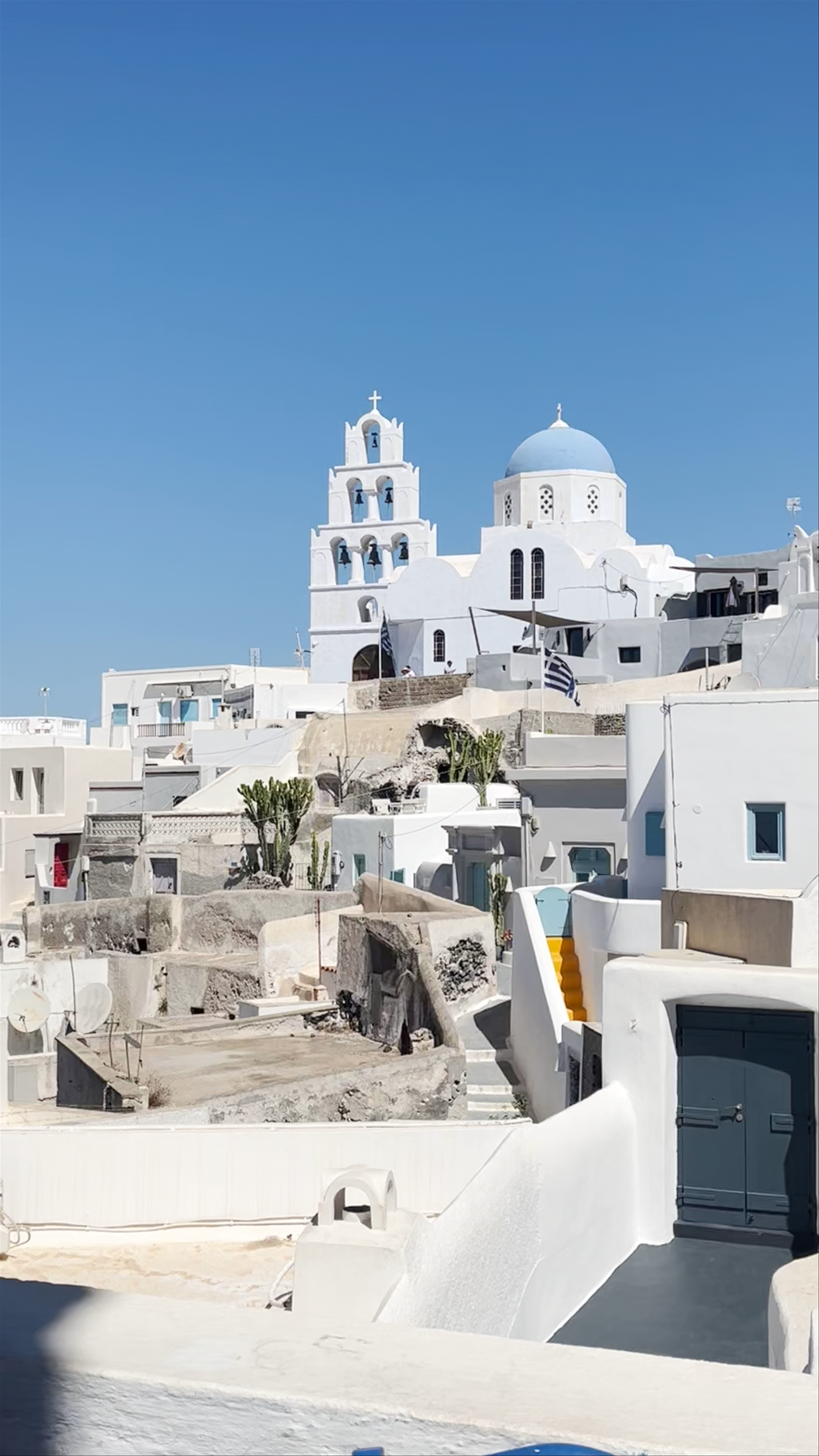 Castle of Pyrgos Kallistis: Timeless Views of Santorini’s Whitewashed Charm
