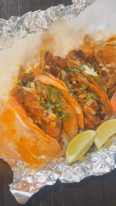 Los Camaradas - Pastor tacos - Food Trucks Near Me - Park Forest, Illinois