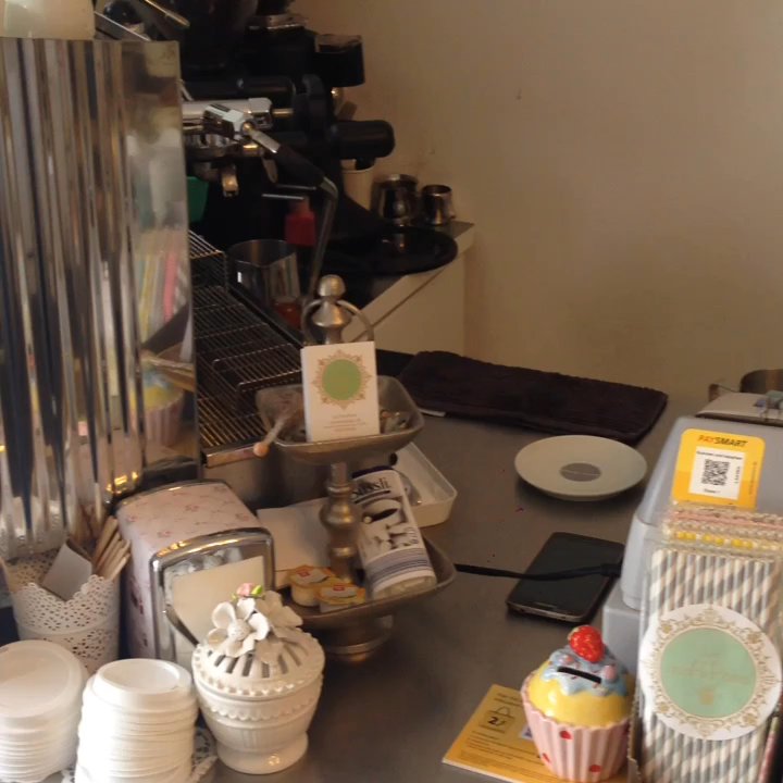 Le PomPom - Theke - Cafes Near Me - Cologne, NW