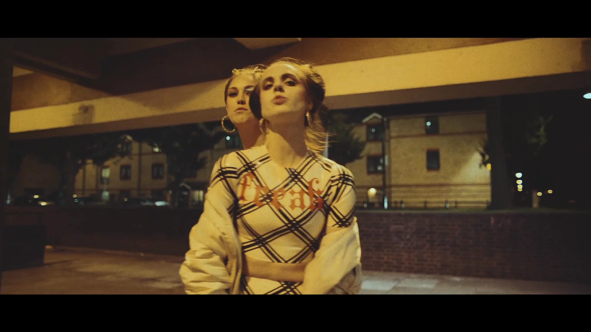 Elliphant & MØ — One More