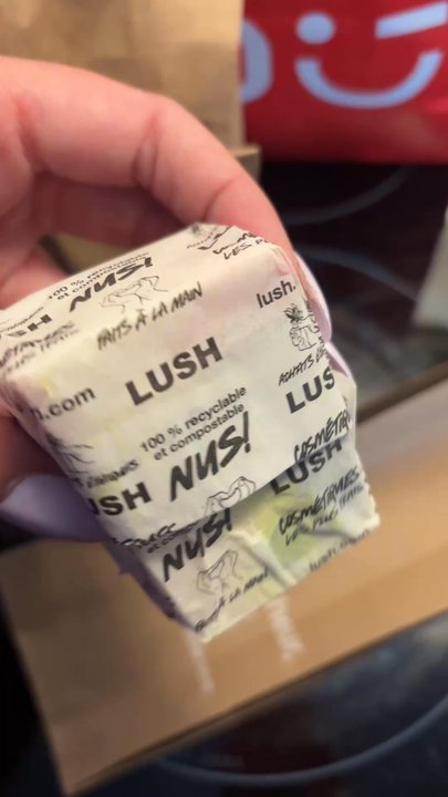 Lush - Cherry on top - Cosmetics & Beauty Supply Near Me - Montreal, Quebec