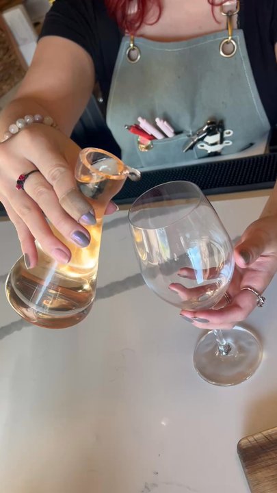 Pearl Kitchen & Cocktails - Cocktail Bars Near Me - Old Bethpage, New York