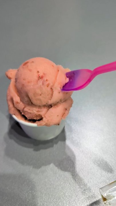 Space City Cow - A short video of an Ice Cream Scoop - Ice Cream & Frozen Yogurt Near Me - Seabrook, Texas