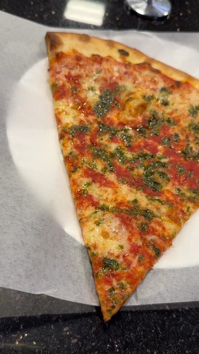 Mombo's Pizza - Look at the slice - Pizza Near Me - Healdsburg, California