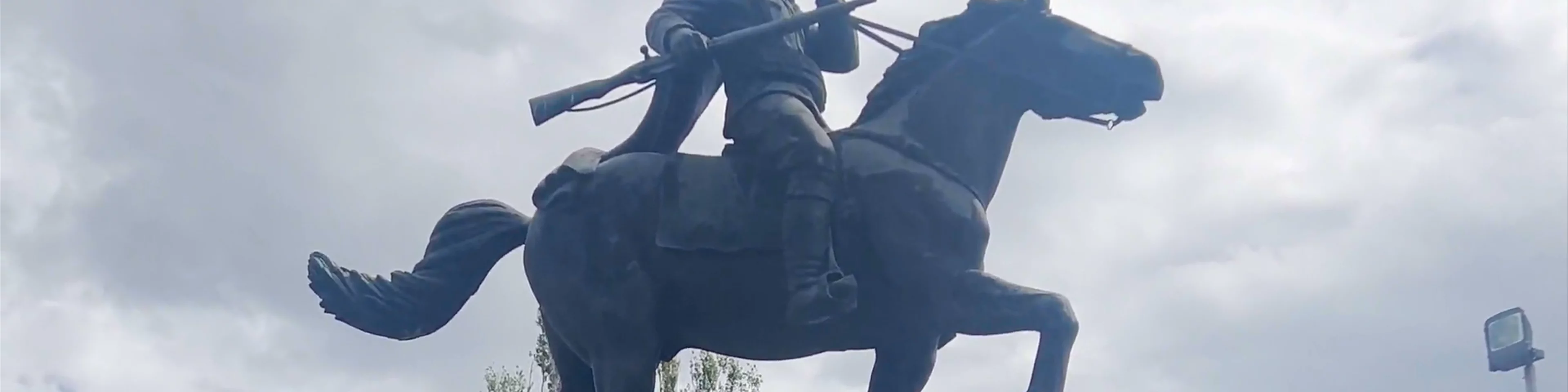 Statue of Nikola Petrov-Rusinski