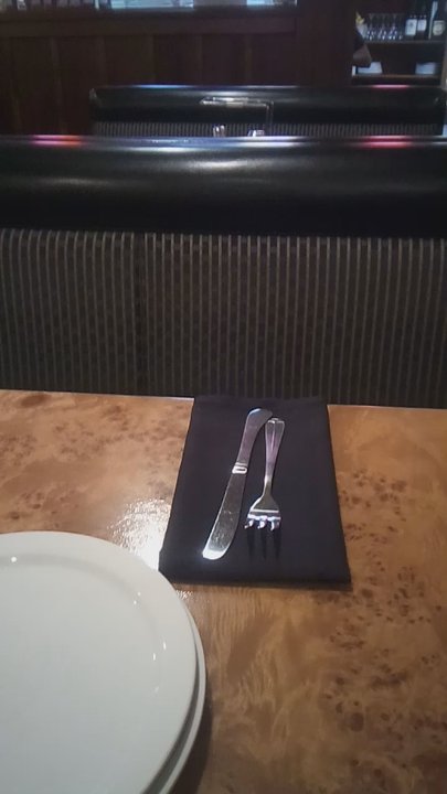 Pizzeria Classico - The place is empty.  Nice seats. Clean tables. Cotton, poly napkins.  Beer signs and checkerboard tile. So confusing. - Pizza Near Me - Folsom, California