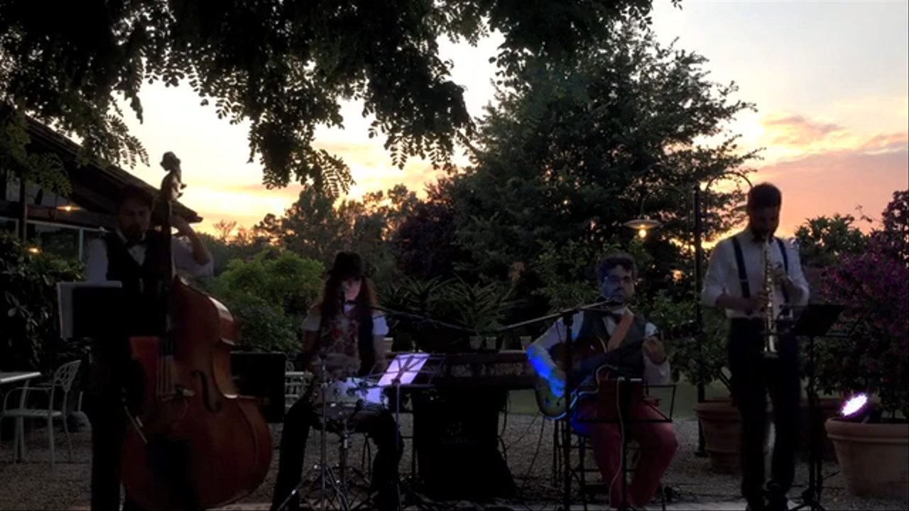 The Tuscany Swing Band - Ain't Misbehavin' - video 4