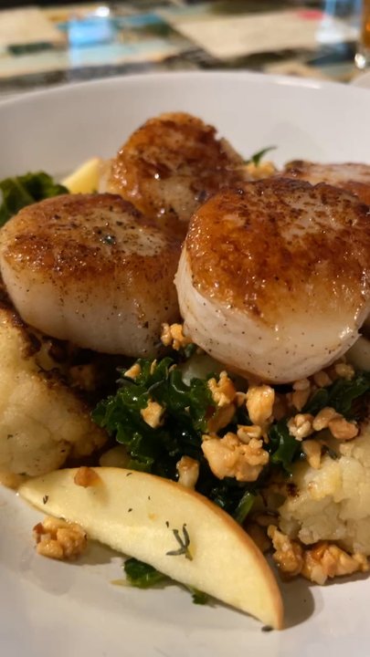 LeGrand Kitchen - Scallops and burger - New American Near Me - Norfolk, Virginia