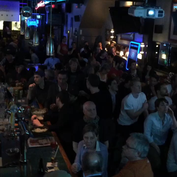 Primetime Lounge - Sports Bars Near Me - Montreal, Quebec