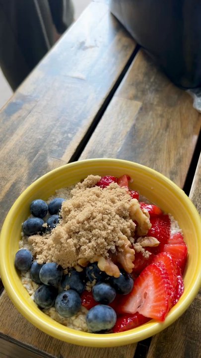 Cups & Crumbs - Oatmeal on video - Coffee & Tea Near Me - Orcutt, California