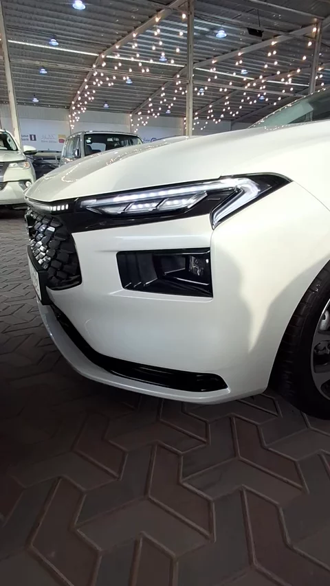 فورد تورس Titanium 2023