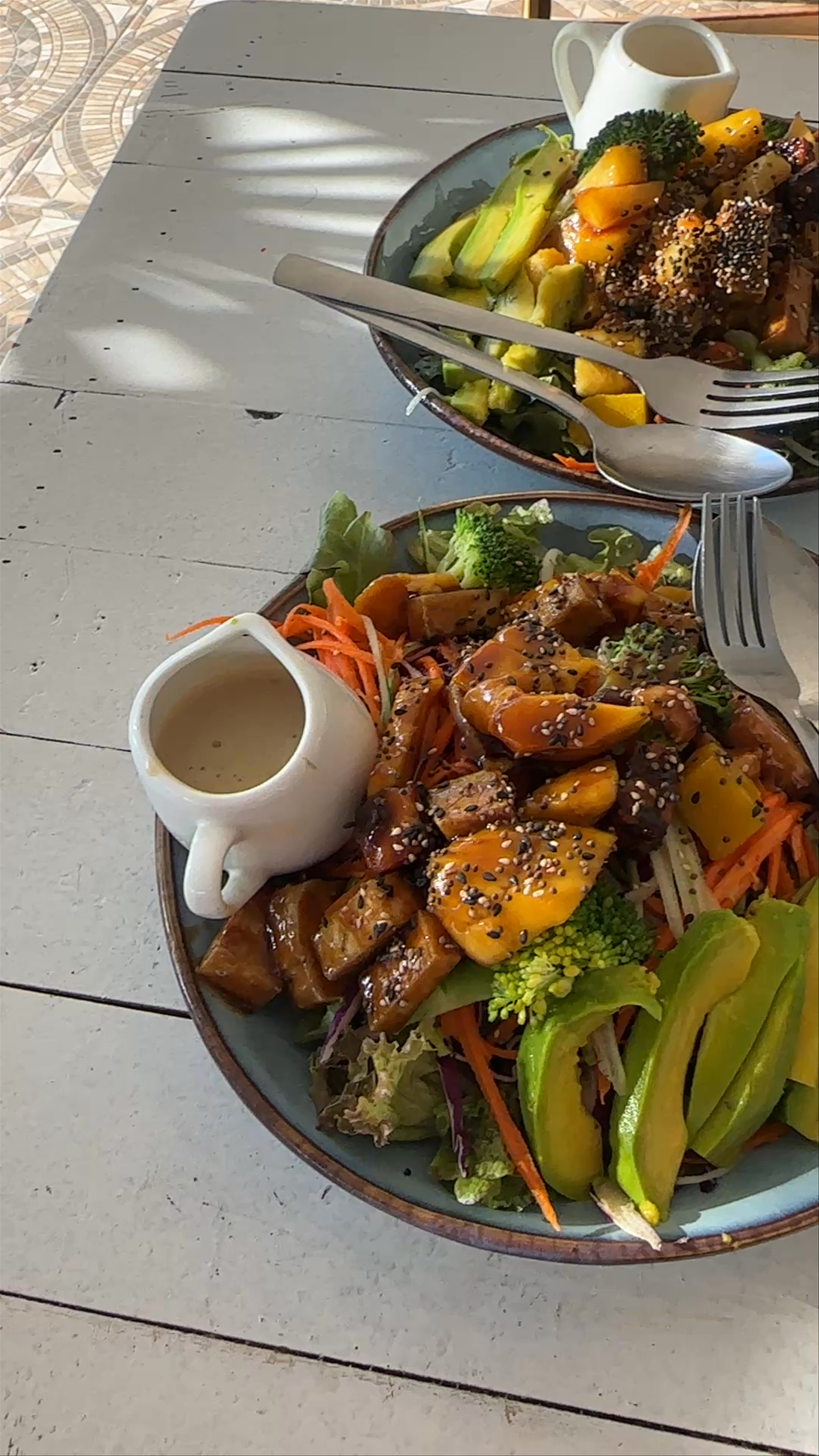 Lazy Coconut Cafe & Restaurant: Fresh Vegan Bowls at Sairee Beach, Ko Tao
