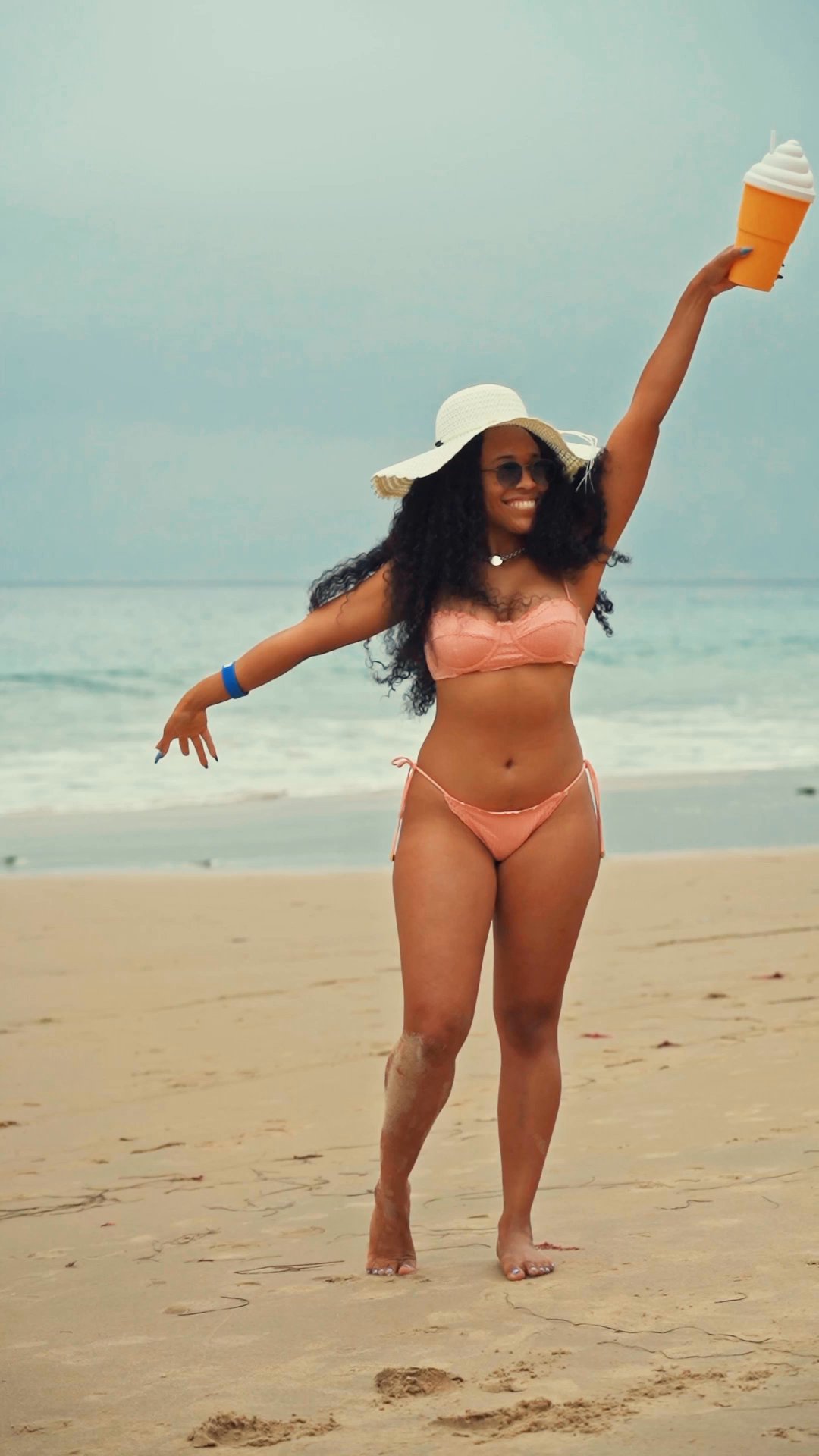 Thumbnail for bikinis , a Framer Experts site by Xavi Espona.