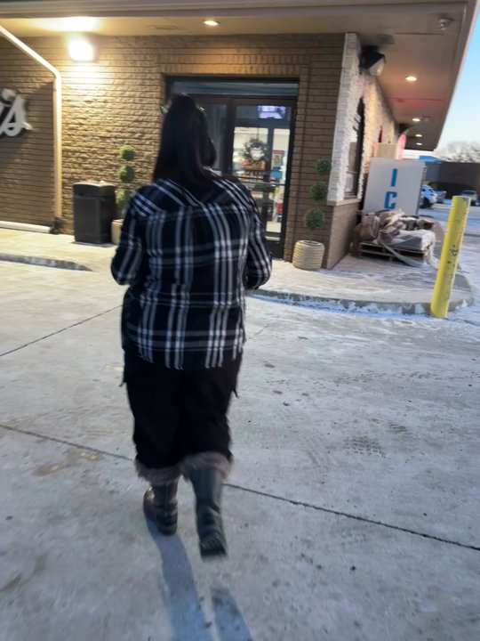 Buscemi's - lady who attacked me - Pizza Near Me - Clinton Township, Michigan
