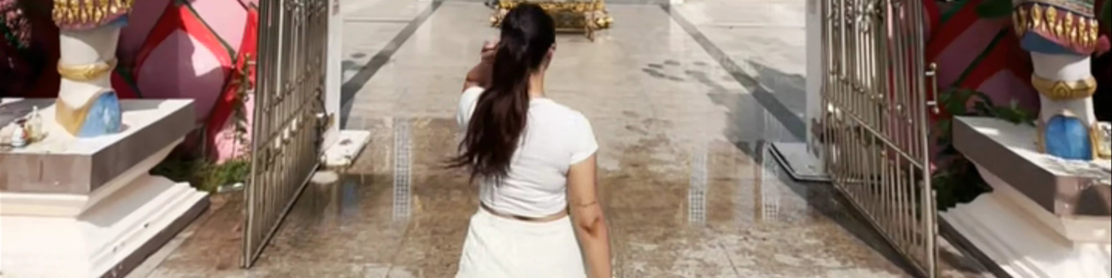 Wat Plai Laem