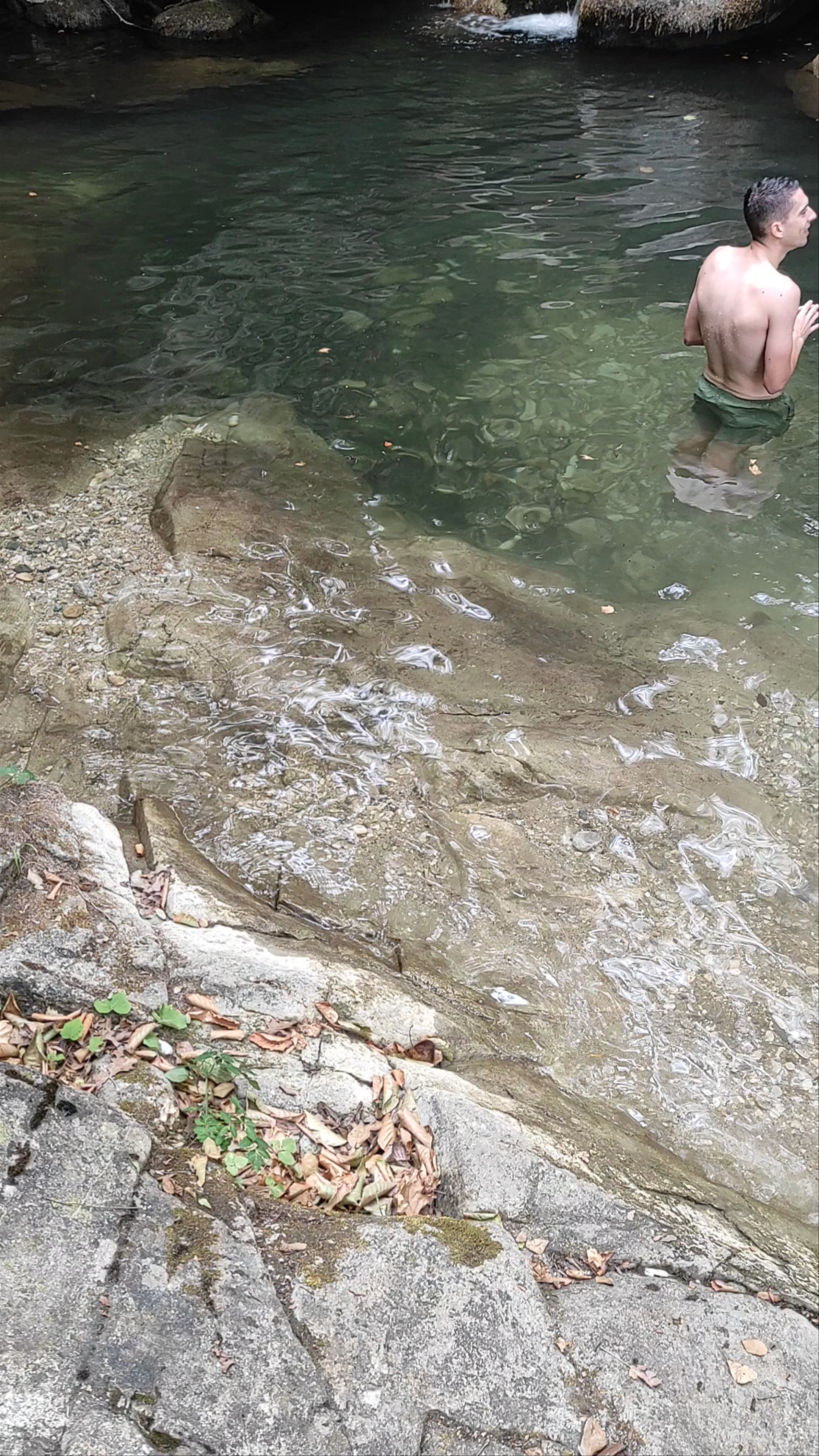 Βάθρα Μεσορόπης: A Hidden Natural Swimming Spot in Mesoropi, Greece