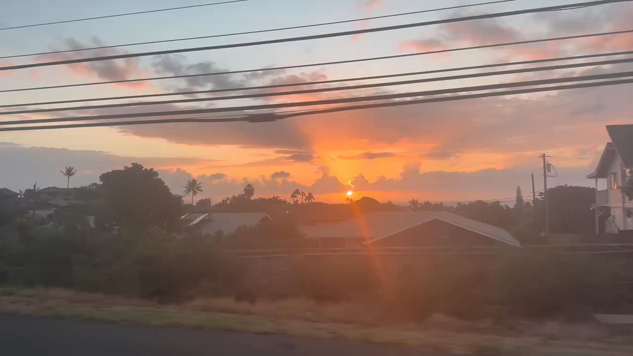 Lehua Lounge - Sunset - Lounges Near Me - Kihei, Hawaii