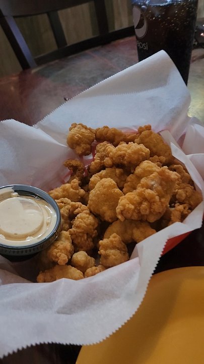 Whiteys Fish Camp - Seafood Near Me - Fleming Island, Florida