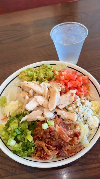 Corner Bakery Cafe - The food here was fresh and good!! I got the chopped salad - Breakfast & Brunch Near Me - Tukwila, Washington
