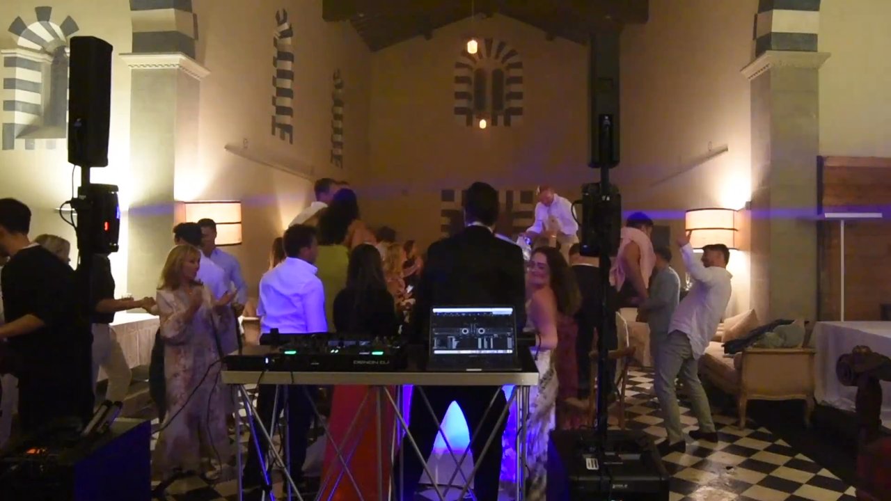 Italian Sax & DJ - Freed From Desire 2026 - video 5