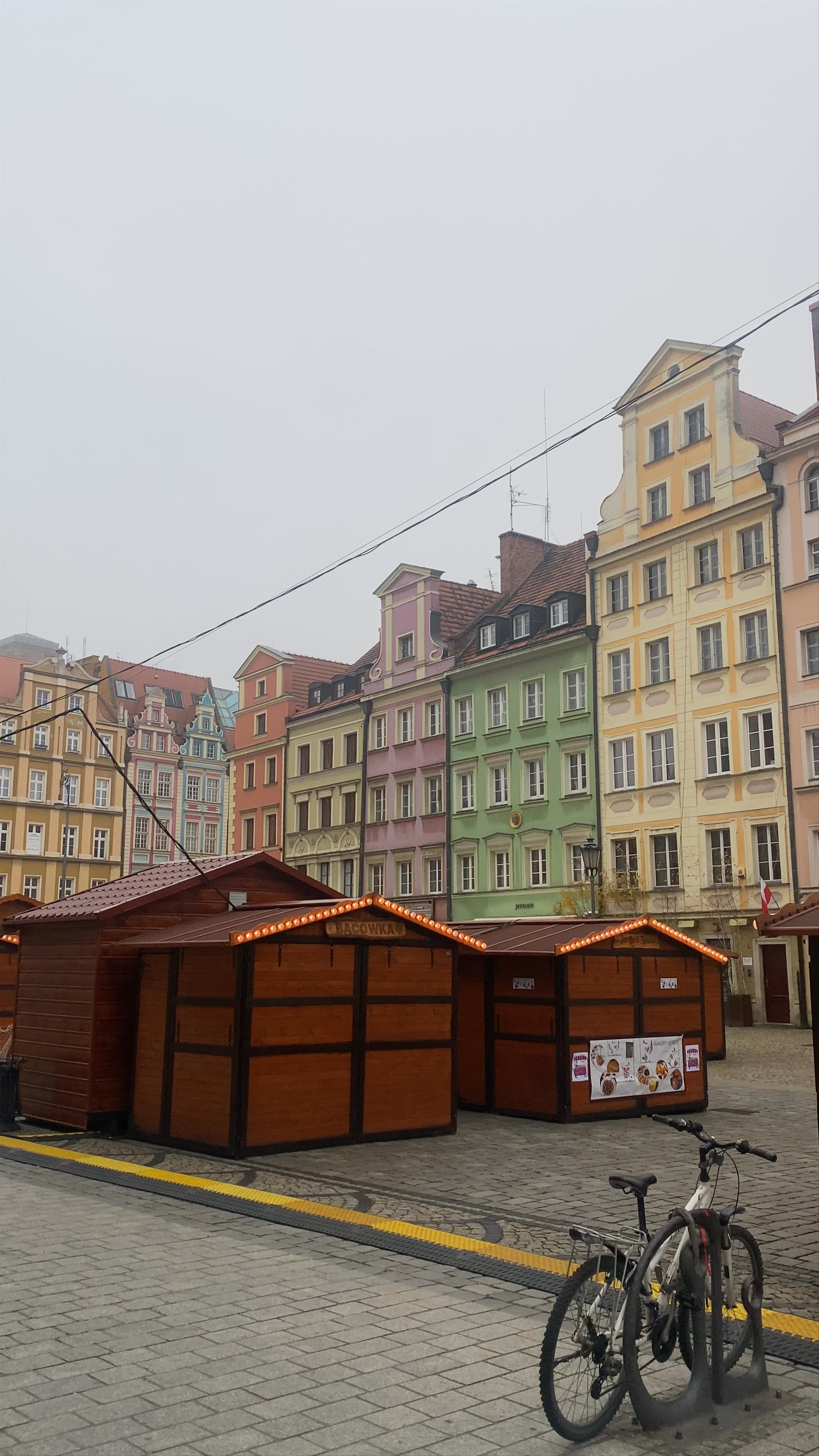 Wrocław Rynek in Autumn: Charming Market Square with Colorful Townhouses