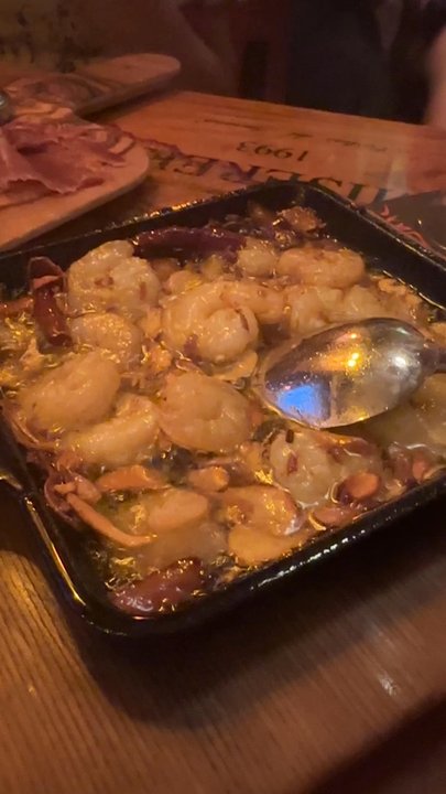 Dali Restaurant & Tapas Bar - Gambas de ajillo - Spanish Near Me - Somerville, Massachusetts