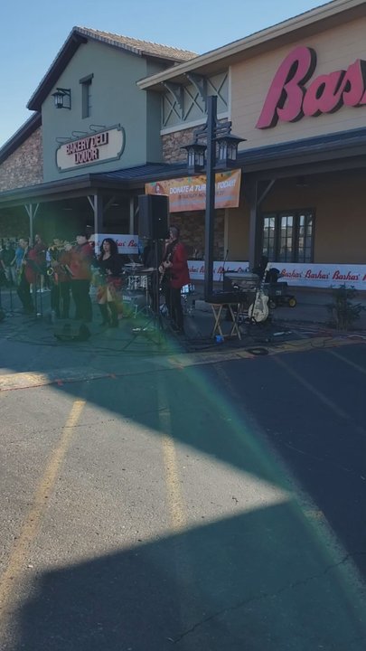 Bashas' - Live music. - Grocery Near Me - Surprise, Arizona