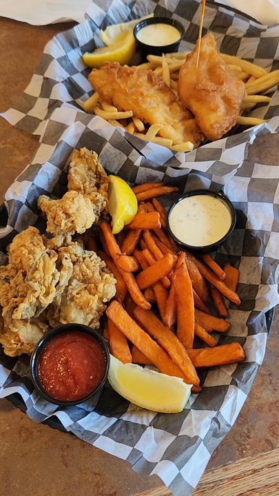 Finn's Fish House - Seafood Near Me - Seaside, Oregon