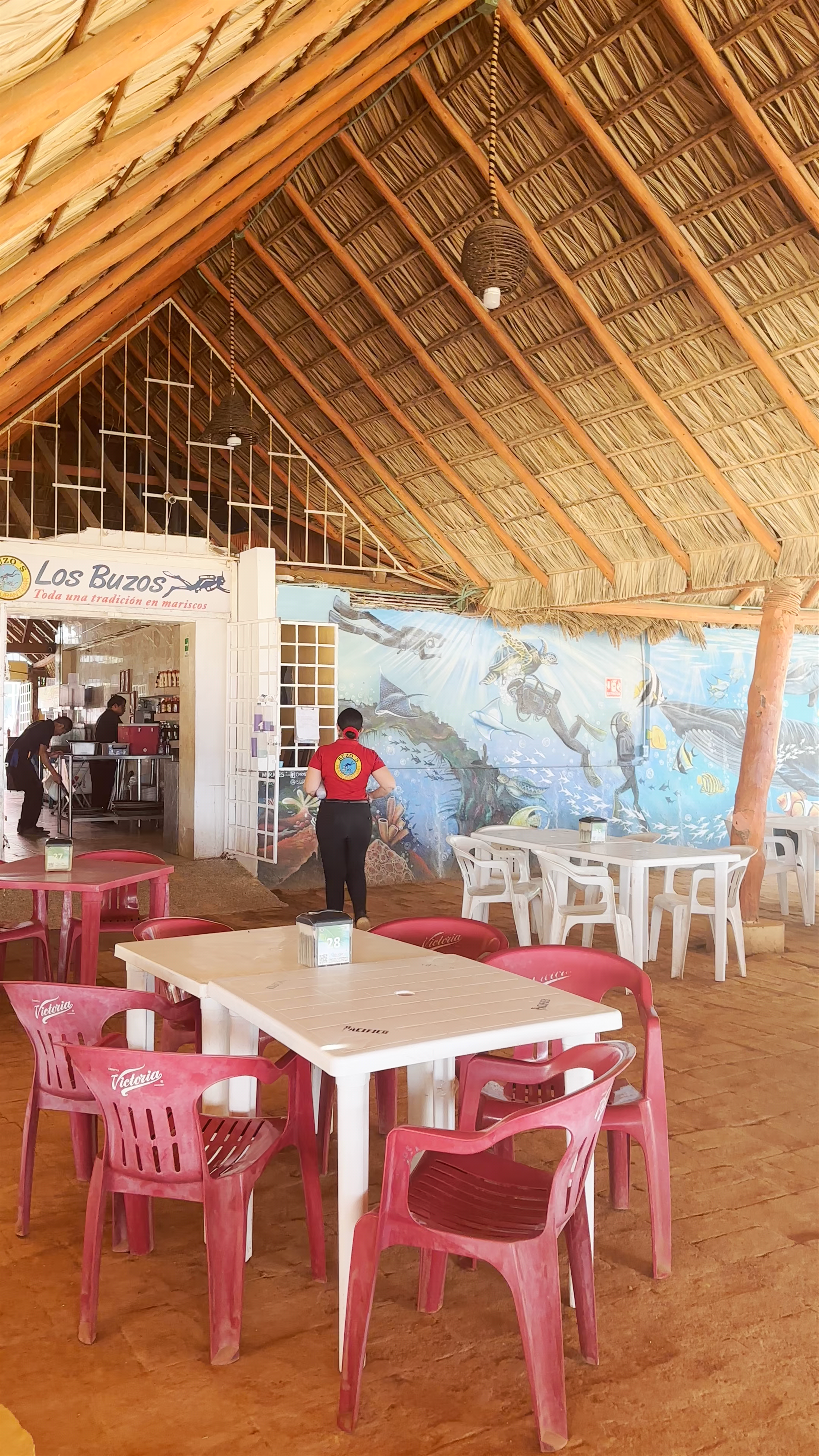 Los Buzos Restaurante Bar