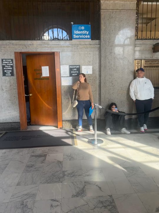 US Post Office - First line outside - Post Offices Near Me - Glendale, California