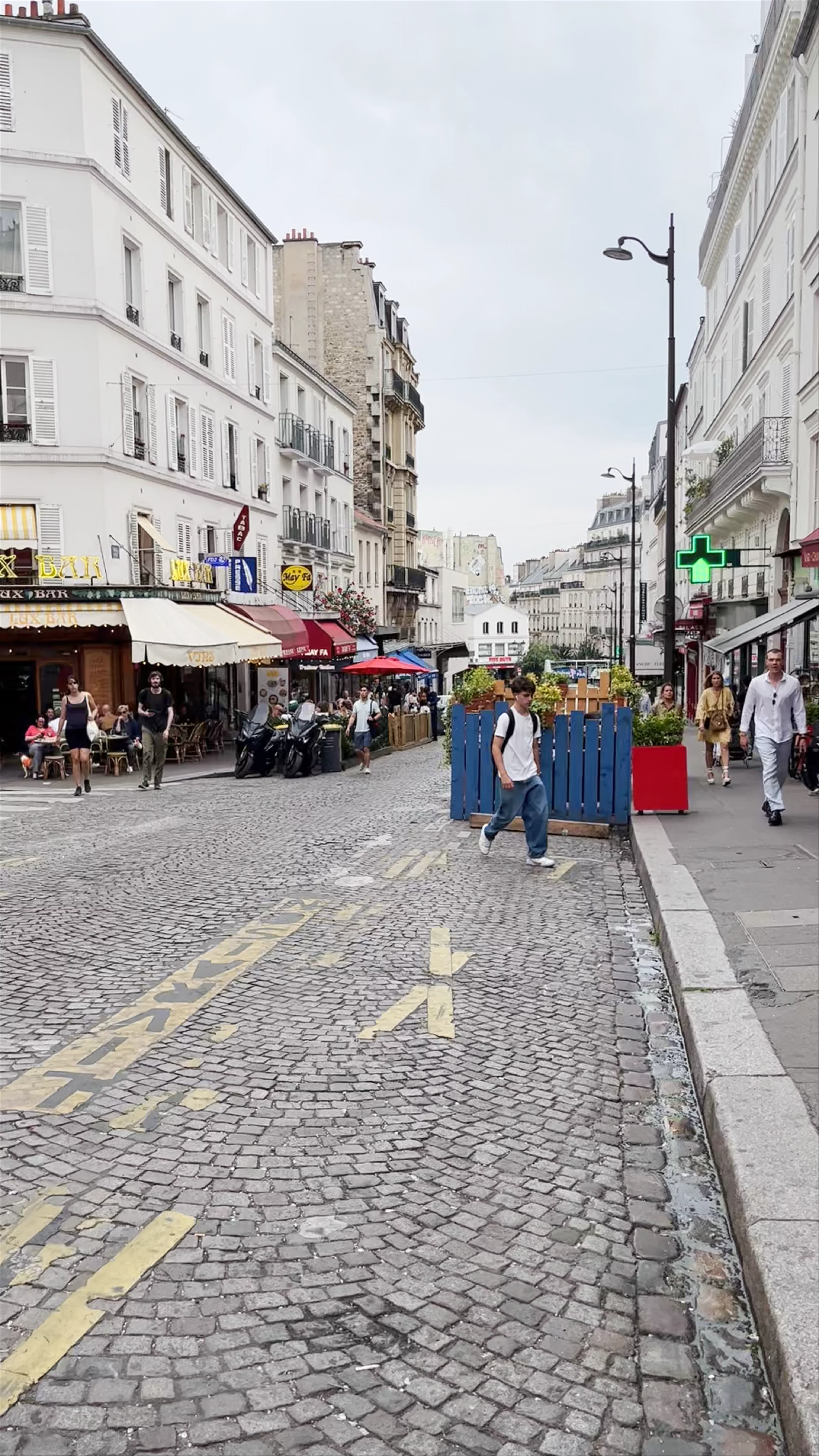2 Rue Lepic