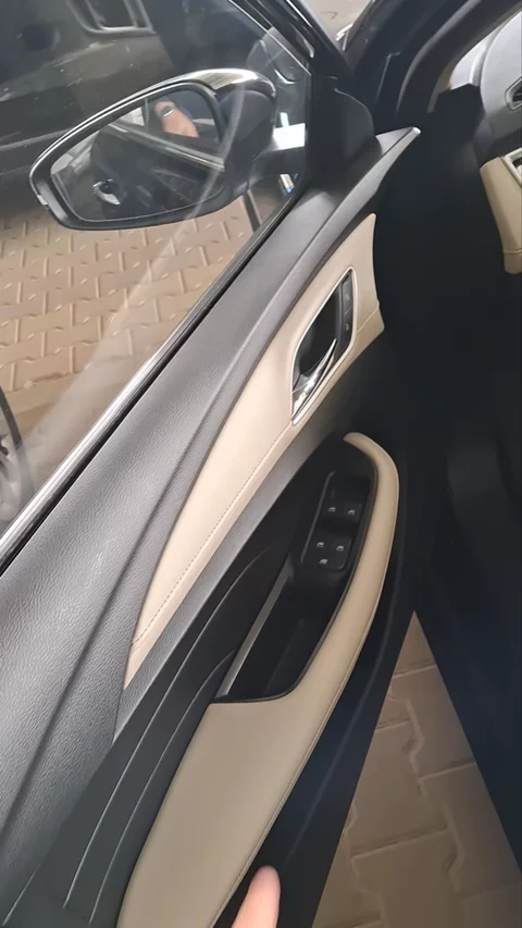 ام جي 5 LUX 2024