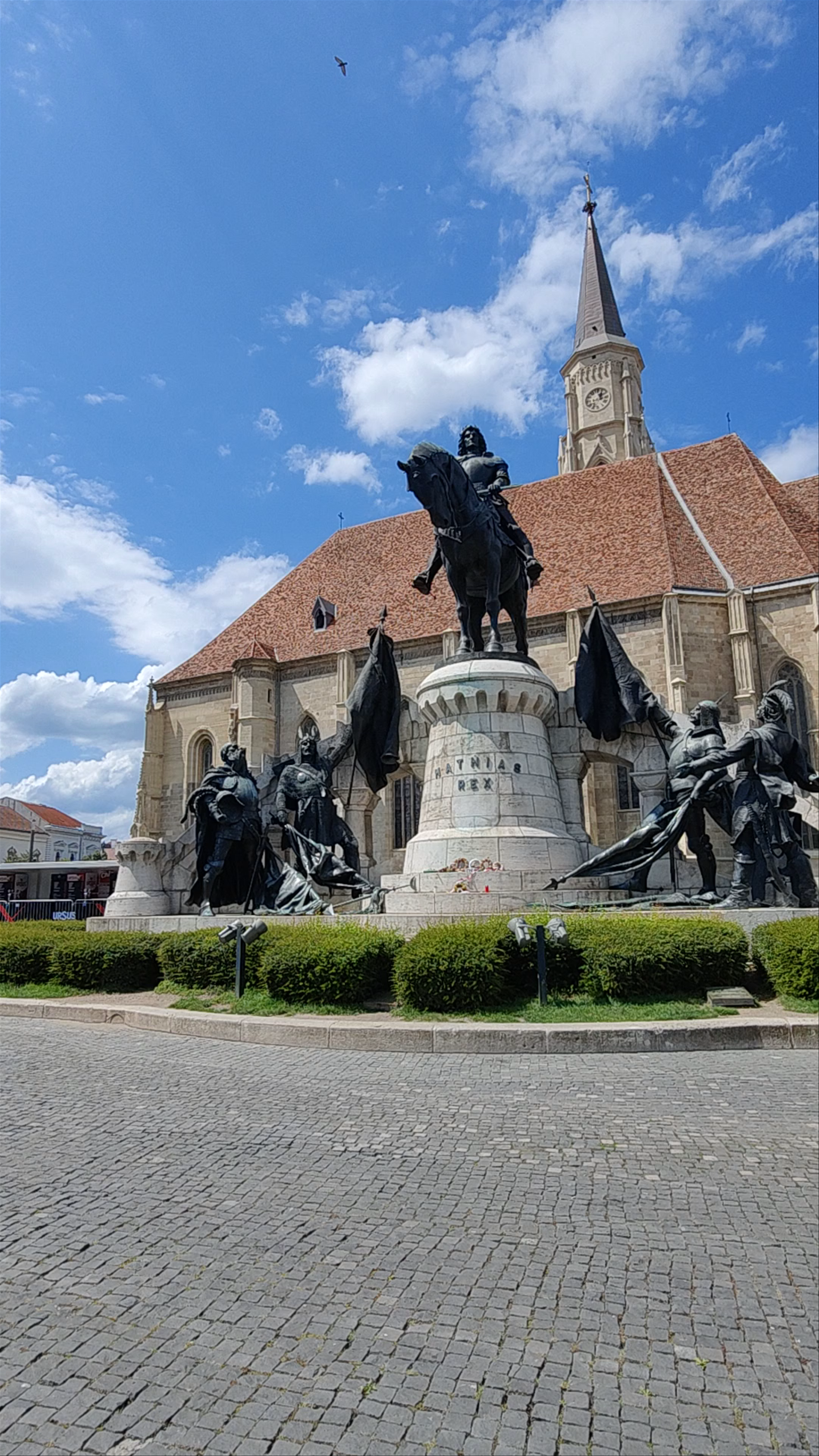 Statuia lui Matei Corvin: Majestic Monument in Cluj-Napoca's Piața Unirii