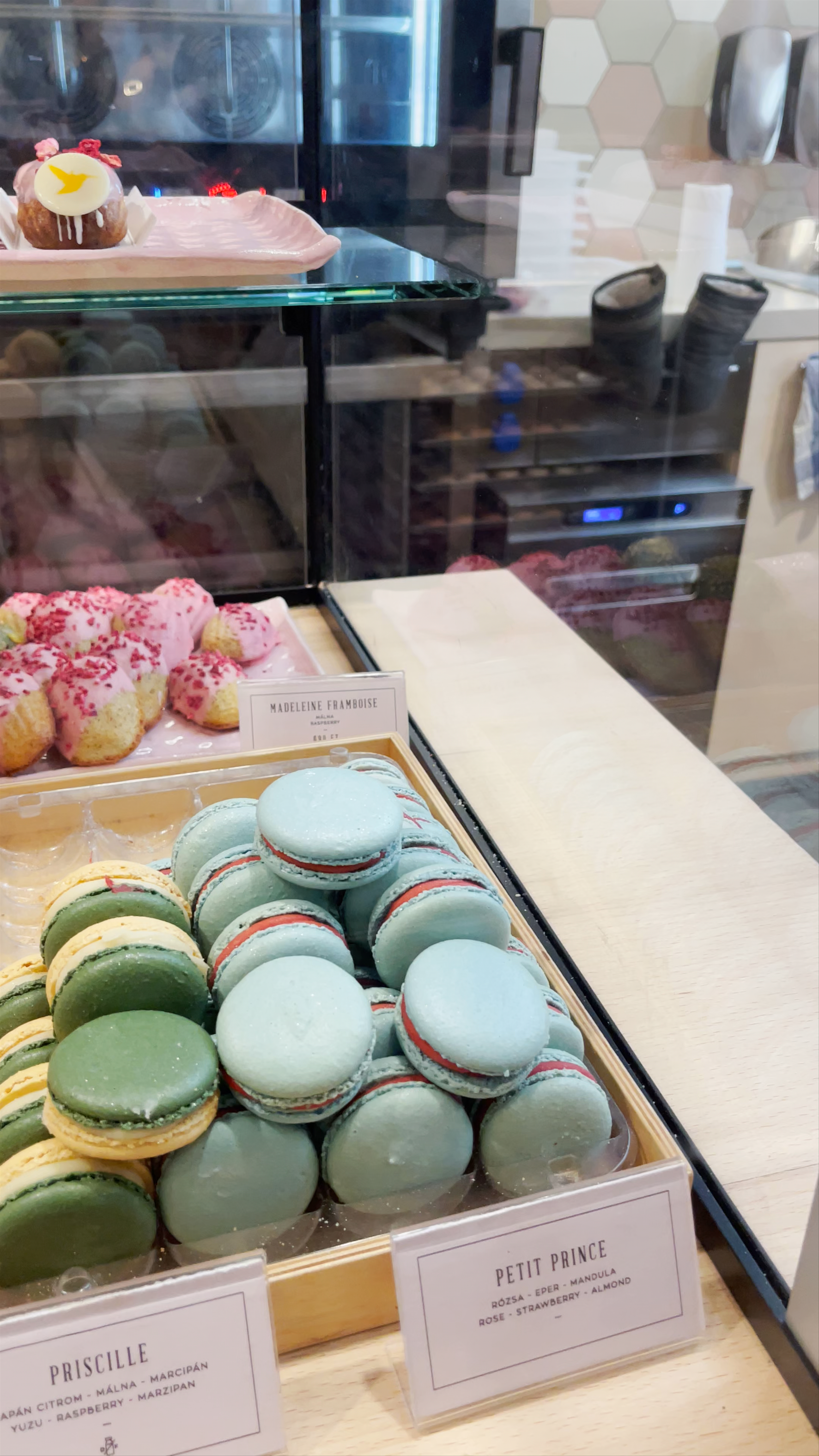Chez Dodo Artisan Macarons & Café: Sweet Elegance in Budapest