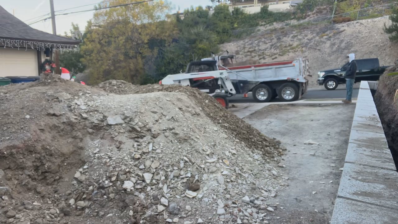 Harbor Hauling - Loading 10 wheeler w/ dirt - Junk Removal & Hauling Near Me
