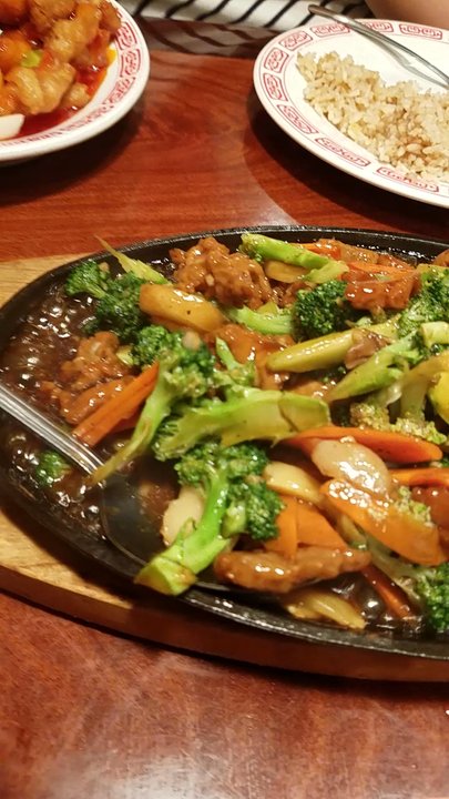 Yummi House - Sizzling beef talks to you while you wait for it to kool down - Chinese Near Me - Albuquerque, New Mexico