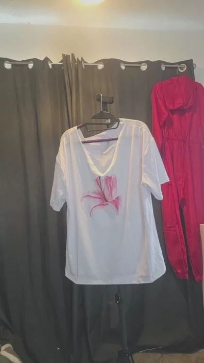 Graphic T-Shirt - M