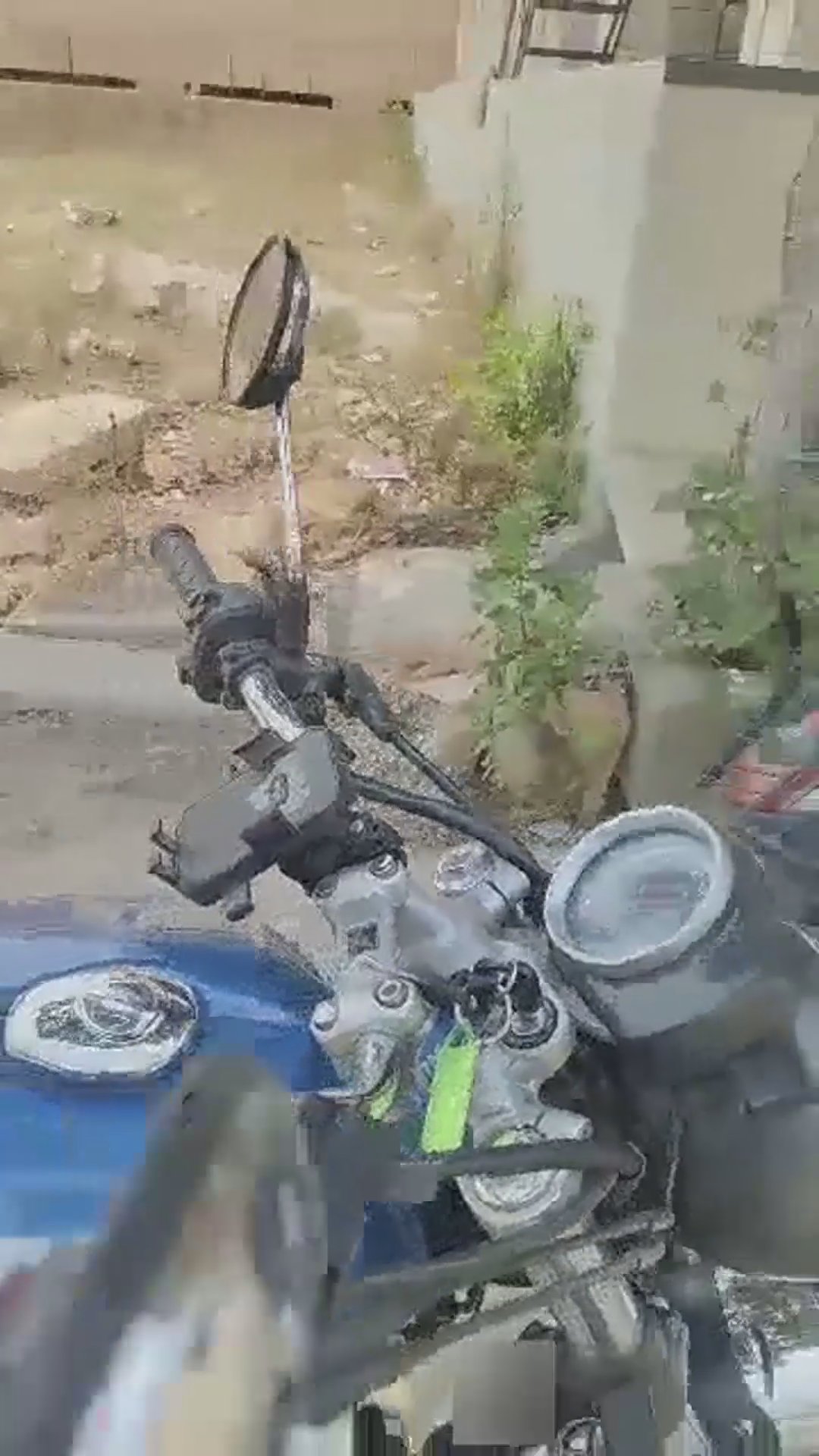 Walk-around video thumbnail