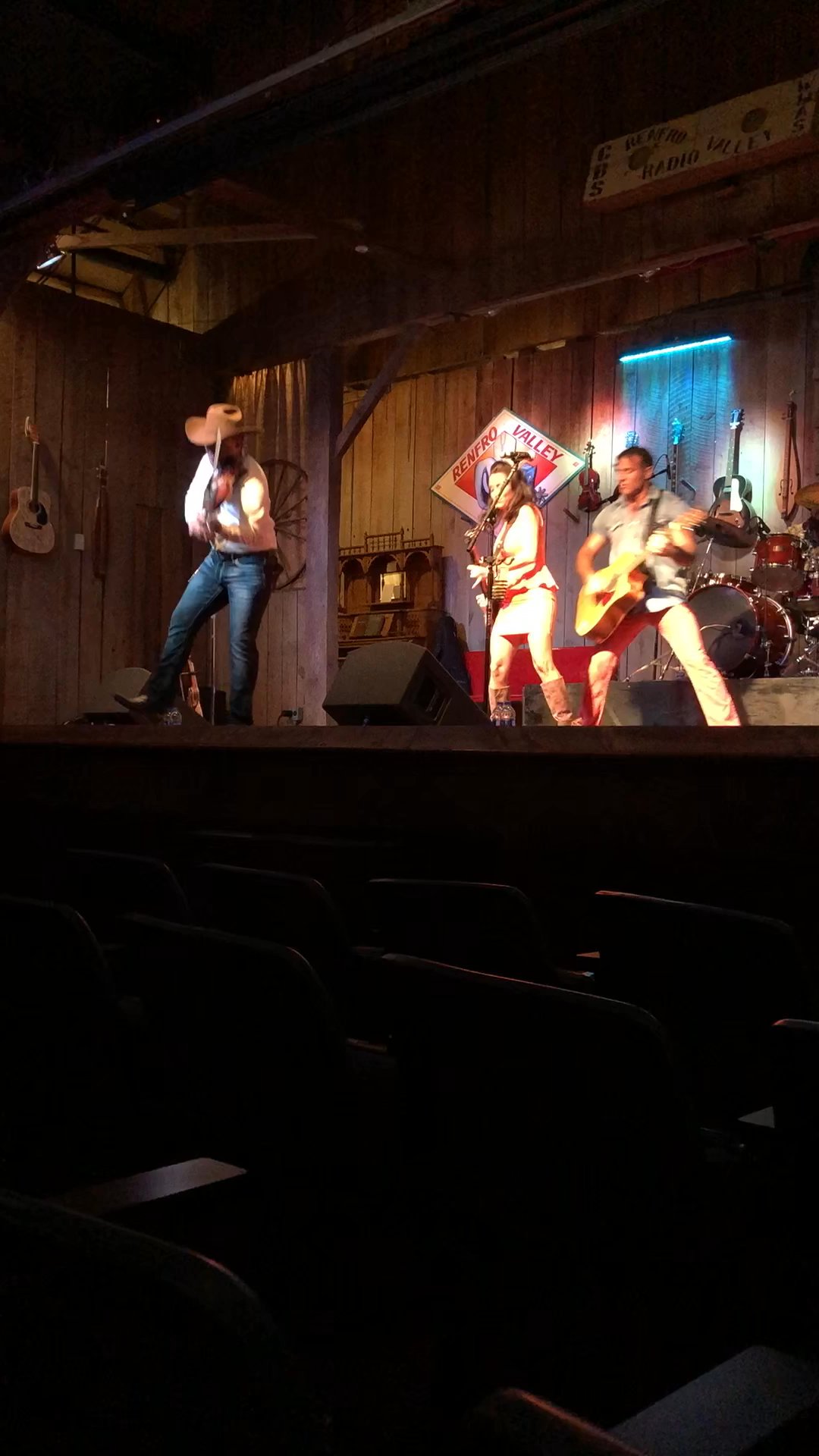 RENFRO VALLEY ENTERTAINMENT CENTER - Updated January 2026 - 25