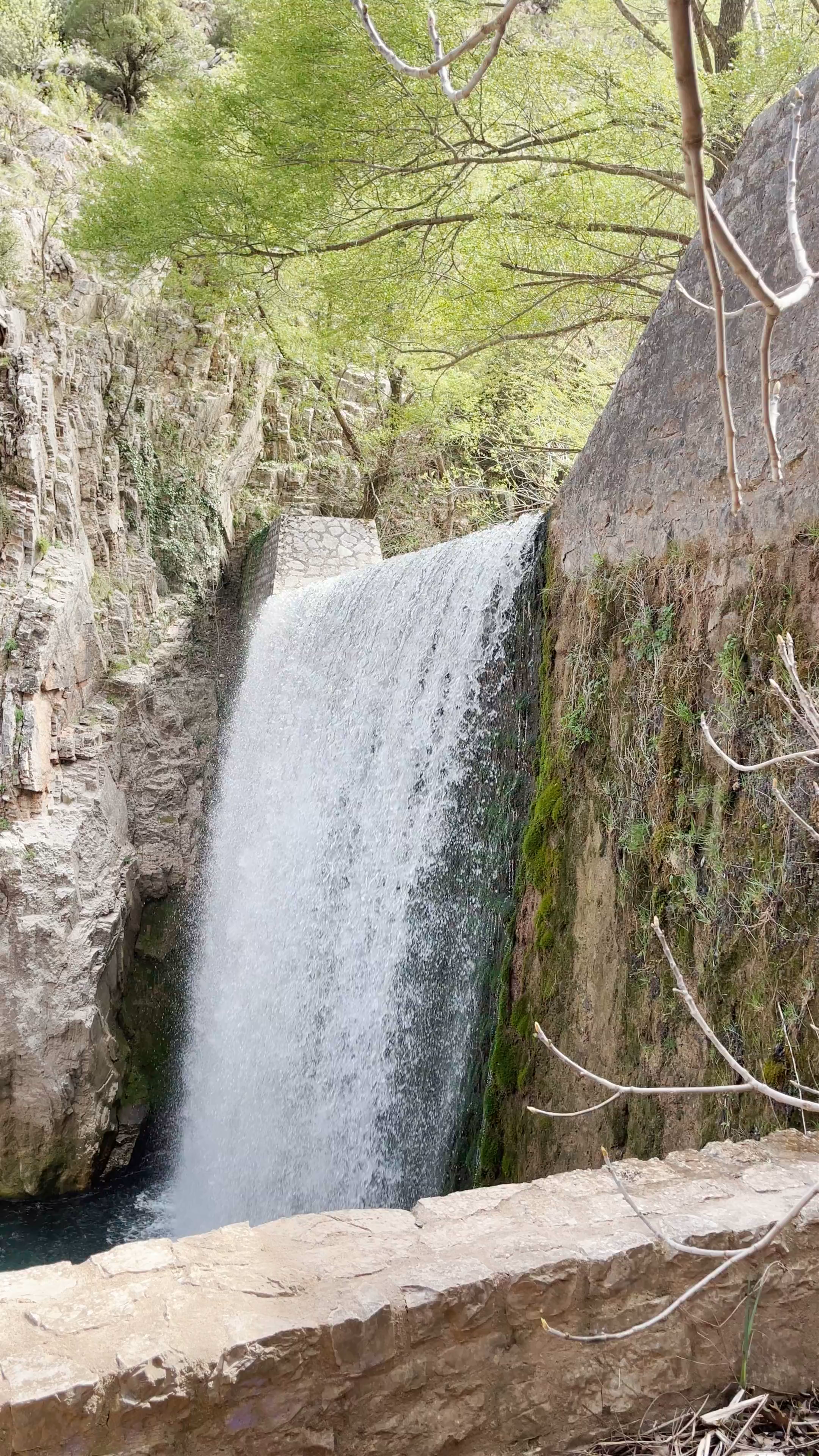Καταρράκτης - Τοξοτή γέφυρα Παλαιοκαρυάς