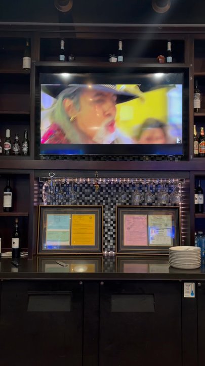 Tandoori Pizza - Bolly music, drinks and wings - Indian Near Me - Dublin, California
