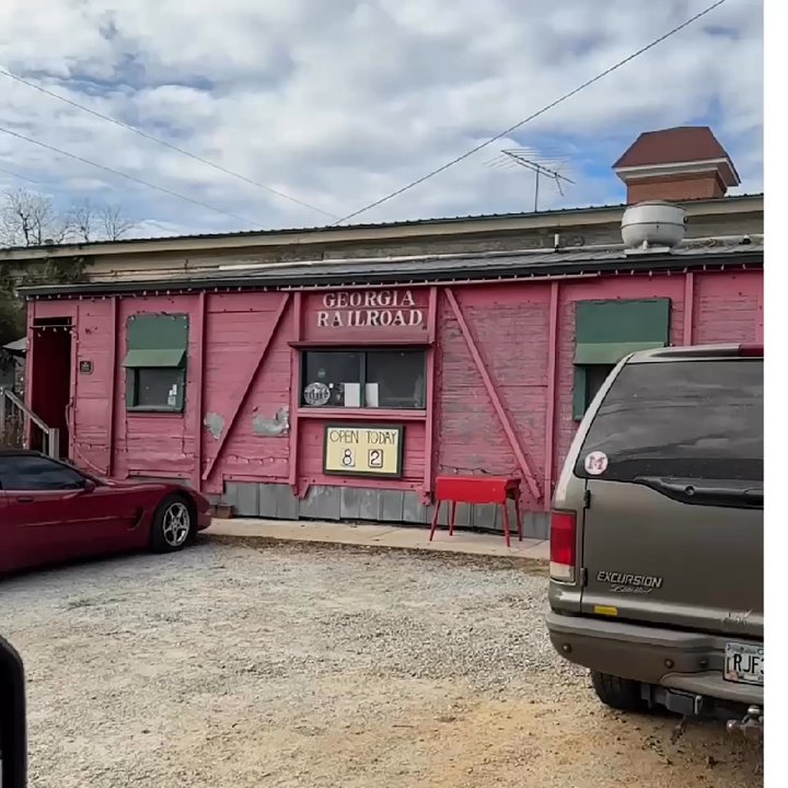 The Caboose - Quaint eatery close to I-20 - Sandwiches Near Me - Rutledge, Georgia