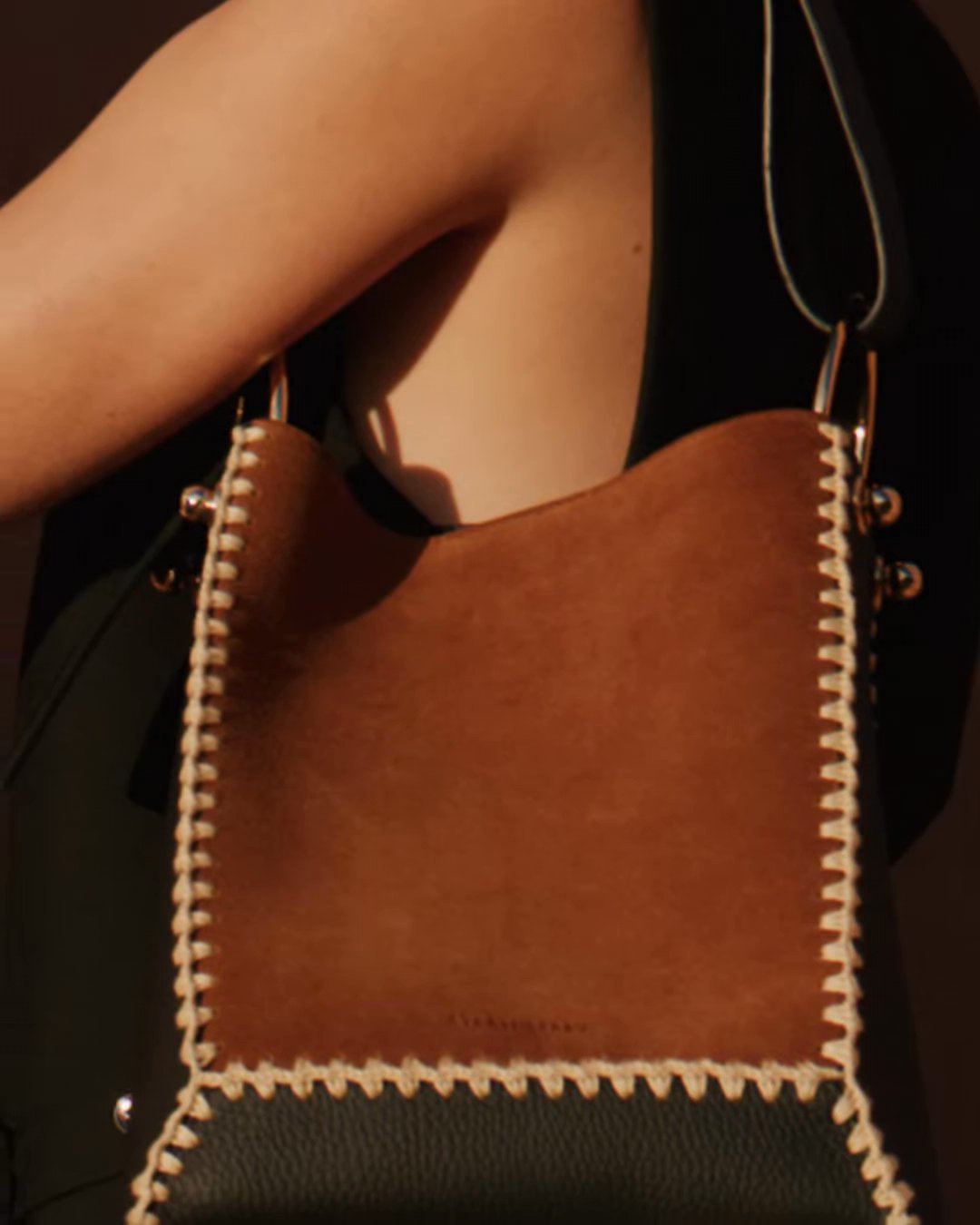 パントリー Strathberry - Lana Midi Bucket Bag - Leather Bucket Bag - Brown