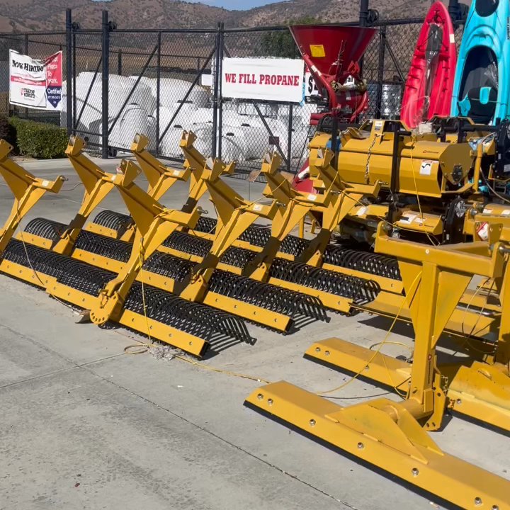 Tractor Supply - Department Stores Near Me - Tehachapi, California